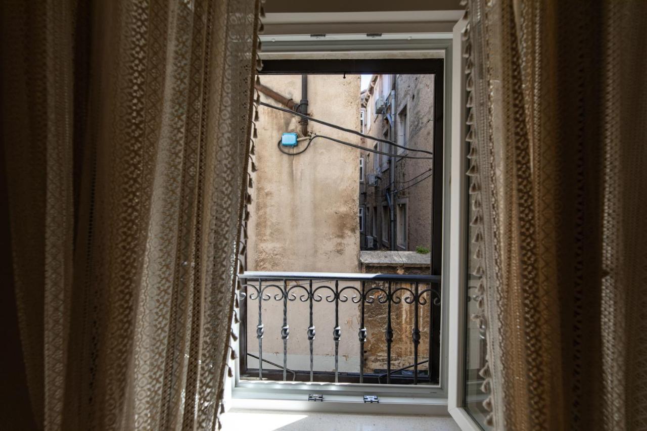 Stanley Helenski - Apartment In Old Town Sibenik Exterior photo